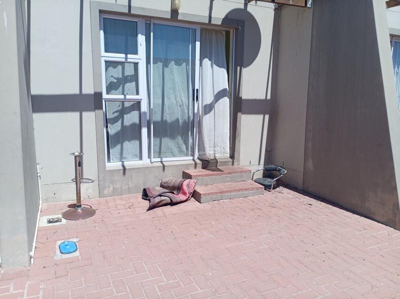 2 Bedroom Property for Sale in Stratford Green Western Cape